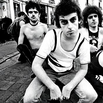 LGB-81/072 — Público y calle